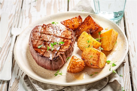 Steak with Potatoes