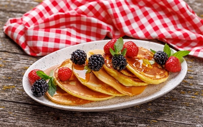 American Pancakes with Maple Syrup